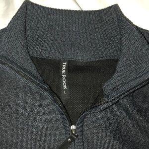 Men’s Turtleneck/Zipper sweater Large